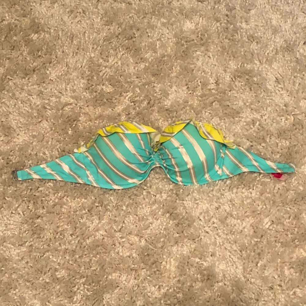 NWOT Victoria Secret swimsuit top